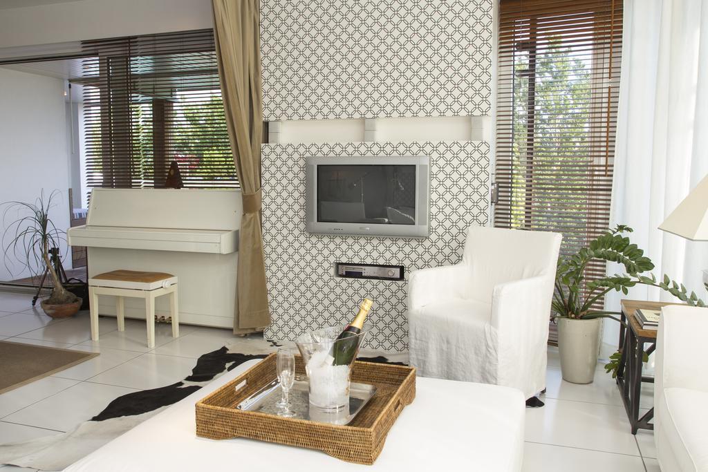 Pavi Apts Ljubljana - Private Rooftop Swimming Pool Номер фото
